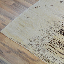 Load image into Gallery viewer, Hand-Knotted Modern Lori Contemporary Design Handmade Rug (Size 5.5 X 8.1) Cwral-11169