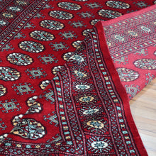 Load image into Gallery viewer, Hand-Knotted Traditional Jaldar/Bokhara Design Handmade Rug (Size 5.1 X 7.2) Cwral-11172
