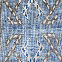 Load image into Gallery viewer, Hand-Knotted Geometric Oriental Design Wool Rug (Size 10.0 X 13.9) Cwral-11313