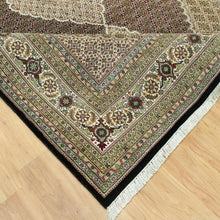 Load image into Gallery viewer, Hand-Knotted Oriental Handmade Wool & Silk Mahi Design Rug (Size 9.8 X 14.2) Cwral-11337