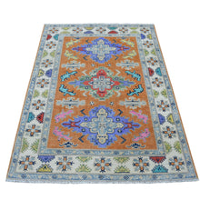 Load image into Gallery viewer, Hand-Knotted Handmade Geometric Design Wool Rug (Size 4.0 X 5.4) Cwral-7455
