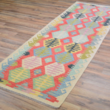 Load image into Gallery viewer, Hand-Woven Reversible Momana Kilim Handmade Wool Rug (Size 2.8 X 7.11) Cwral-10707