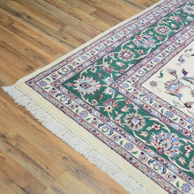 Load image into Gallery viewer, Hand-Knotted Handmade Traditional Floral Design Wool Rug (Size 8.11 X 11.9) Brral-2682