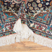 Load image into Gallery viewer, Hand-Knotted Traditional Geometric Design Wool Rug (Size 4.2 X 6.10) Cwral-831