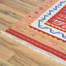 Load image into Gallery viewer, Hand-Woven Flatweave Kilim Handmade Southwestern Design Wool Rug (Size 2.1 X 3.1) Cwral-3339