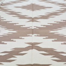 Load image into Gallery viewer, Hand-Woven Reversible Dhurrie Southwestern Design Wool Rug (Size 8.11 X 11.10) Brral-3501