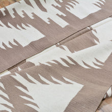 Load image into Gallery viewer, Hand-Woven Reversible Dhurrie Southwestern Design Wool Rug (Size 8.11 X 11.10) Brral-3501
