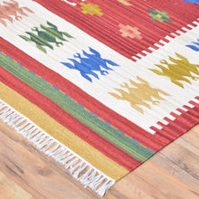 Load image into Gallery viewer, Hand-Woven Reversible Turkish Design Handmade Kilim Wool Rug (Size 5.5 X 7.6) Brral-4146