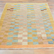 Load image into Gallery viewer, Hand-Knotted Oriental Peshawar Checker Design Gabbeh Wool Rug (Size 3.2 X 5.0) Brral-444