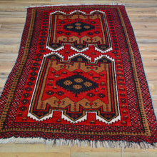 Load image into Gallery viewer, Hand-Knotted Vintage Baluch Tribal Design Handmade Wool Rug (Size 2.9 X 4.8) Cwral-4722