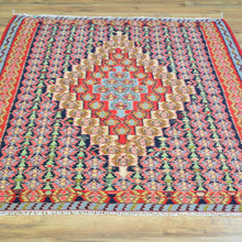 Load image into Gallery viewer, Flat-Weave Geometric Design Handmade Wool Rug (Size 4.0 X 4.10) Cwral-4983