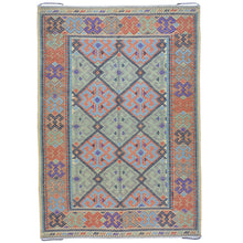 Load image into Gallery viewer, Oriental rugs, hand-knotted carpets, sustainable rugs, classic world oriental rugs, handmade, United States, interior design,  Brral-5559