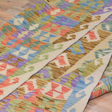 Load image into Gallery viewer, Hand-Woven Flatweave Handmade Kilim Wool Rug (Size 4.9 X 6.4) Cwral-5703