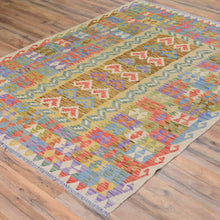 Load image into Gallery viewer, Hand-Woven Flatweave Handmade Kilim Wool Rug (Size 4.9 X 6.4) Cwral-5703