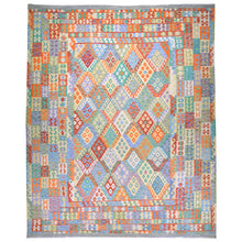 Load image into Gallery viewer, Oriental rugs, hand-knotted carpets, sustainable rugs, classic world oriental rugs, handmade, United States, interior design,  Cwral-6888