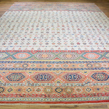 Load image into Gallery viewer, Hand-Knotted