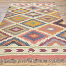 Load image into Gallery viewer, Hand-Woven Flatweave Reversible Kilim Jute/Wool Rug (Size 4.11 X 8.3) Cwral-7335