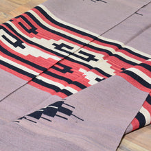 Load image into Gallery viewer, Hand-Woven Flatweave Geometric Design Kilim Wool Rug (Size 5.7 X 7.3) Cwral-7338