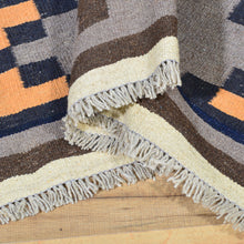 Load image into Gallery viewer, Hand-Woven Navajo Southwestern Design Handmade Wool Rug (Size 5.6 X 8.1) Cwral-7647