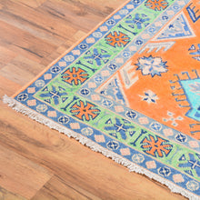 Load image into Gallery viewer, Hand-Knotted Handmade Geometric Design Wool Rug (Size 3.2 X 4.6) Cwral-7740