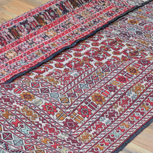 Load image into Gallery viewer, Flatweave Soumak Fine Tribal Maleeki Handmade Wool Rug (Size 4.5 X 6.1) Cwral-7821