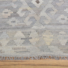 Load image into Gallery viewer, Hand-Woven Flat-weave Geometric Kilim Wool Rug (Size 2.7 X 4.2) Cwral-7857
