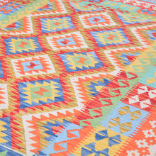 Load image into Gallery viewer, Tribal Flat-weave Kilim Handmade Wool Rug (Size 4.11 X 6.7) Cwral-8121