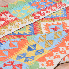 Load image into Gallery viewer, Tribal Flat-weave Kilim Handmade Wool Rug (Size 4.11 X 6.7) Cwral-8121