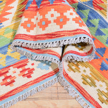 Load image into Gallery viewer, Tribal Flat-weave Kilim Handmade Wool Rug (Size 4.11 X 6.7) Cwral-8121