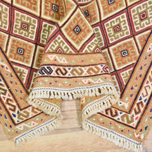 Load image into Gallery viewer, Tribal Handmade Geometric Design 100% Wool Rug (Size 2.8 X 4.0) Cwral-8322