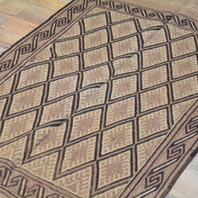 Load image into Gallery viewer, Flatweave Soumak Surmai Tribal Handmade Wool Rug (Size 2.6 X 4.8) Cwral-8397