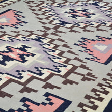 Load image into Gallery viewer, Hand-Woven Reversible Navajo Style Handmade Wool Rug (Size 6.5 X 9.8) Cwral-8712