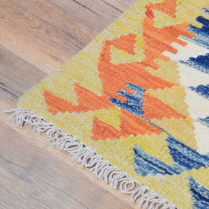 Hand-Woven Southwestern Design Kilim Handmade Wool Rug (Size 2.0 X 2.10) Cwral-9438
