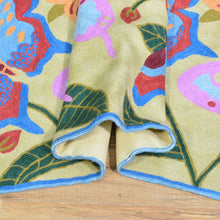 Load image into Gallery viewer, Chain-Stitched Butterfly Design Handmade Wool Rug (Size 4.0 X 6.0) Brrsf-912