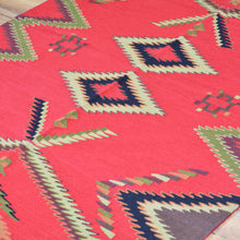Load image into Gallery viewer, Chain-Stitched Kashmir Southwestern Handmade Wool Rug (Size 4.0 X 6.0) Brrsf-954
