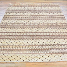 Load image into Gallery viewer, Hand-Knotted Modern Gabbeh Style Wool Rug (Size 4.7 X 6.7) Brral-807