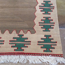 Load image into Gallery viewer, Vintage Hand-Woven Flatweave Turkish Kilim Wool One-Of-A-Kind Rug (Size 5.8 X 8.3) Brrsf-1605