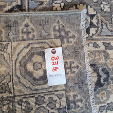 Load image into Gallery viewer, Hand-Knotted Egyptian Mamluk Design Wool Rug (Size 4.0 X 5.11) Brrsf-633