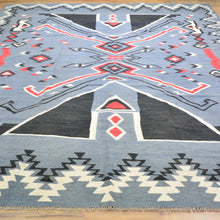 Load image into Gallery viewer, Hand-Woven Reversible Southwestern Design Handmade Rug (Size 8.3 X 11.3) Cwral-10899