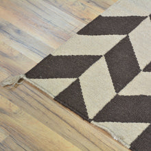 Load image into Gallery viewer, Hand-Woven Flat-Weave Contemporary Design Handmade Wool Rug (Size 2.7 X 7.9) Cwral-10986