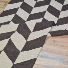 Load image into Gallery viewer, Hand-Woven Flat-Weave Contemporary Design Handmade Wool Rug (Size 2.7 X 7.9) Cwral-10986