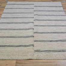 Load image into Gallery viewer, Hand-Woven Flat-Weave Contemporary Design Handmade Wool Rug (Size 4.0 X 5.10) Cwral-11022