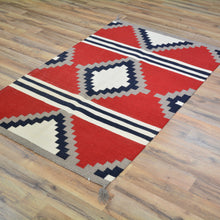 Load image into Gallery viewer, Hand-Woven Flat-Weave Contemporary Design Handmade Wool Rug (Size 3.0 X 5.0) Cwral-11043