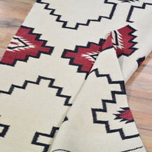 Load image into Gallery viewer, Hand-Woven Flat-Weave Contemporary Design Handmade Wool Rug (Size 2.6 X 4.0) Cwral-11046