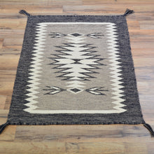 Load image into Gallery viewer, Hand-Woven Flat-Weave Contemporary Design Handmade Wool Rug (Size 2.2 X 3.0) Cwral-11049