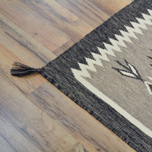 Load image into Gallery viewer, Hand-Woven Flat-Weave Contemporary Design Handmade Wool Rug (Size 2.2 X 3.0) Cwral-11049