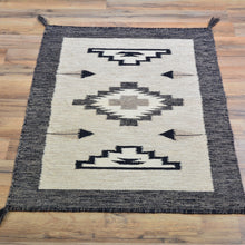 Load image into Gallery viewer, Hand-Woven Flat-Weave Contemporary Design Handmade Wool Rug (Size 2.2 X 3.0) Cwral-11052