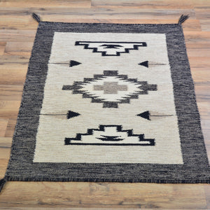 Hand-Woven Flat-Weave Contemporary Design Handmade Wool Rug (Size 2.2 X 3.0) Cwral-11052