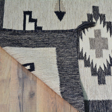 Load image into Gallery viewer, Hand-Woven Flat-Weave Contemporary Design Handmade Wool Rug (Size 2.2 X 3.0) Cwral-11052