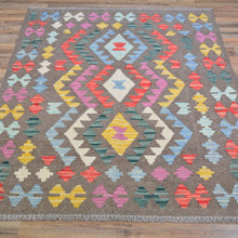 Load image into Gallery viewer, Hand-Woven Flat-Weave Traditional Design Handmade Wool Rug (Size 3.5 X 5.1) Cwral-11055